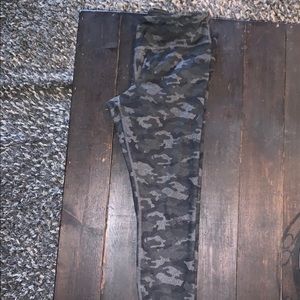 EUC fabletics  camo leggings